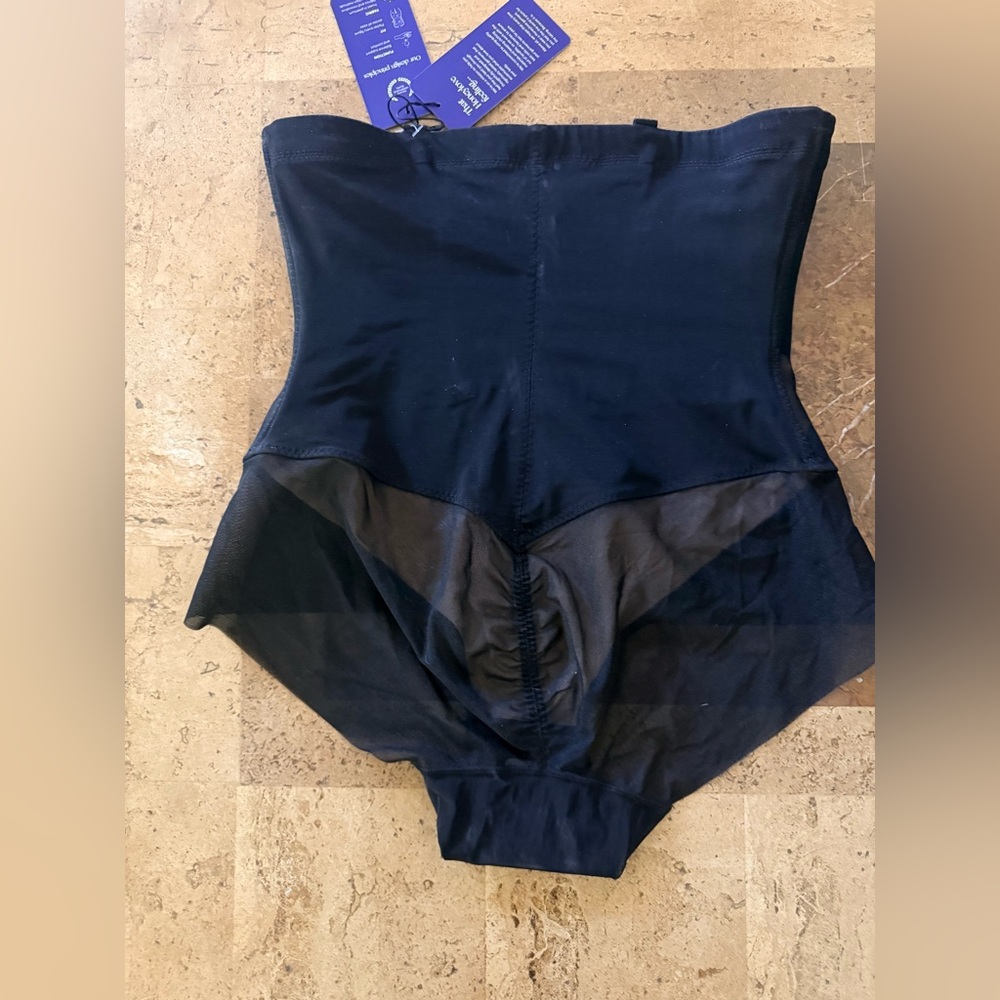 NWT Honeylove Midnight Black Shapewear Body Corps Large
LOT C 2 - Picture 2 of 5